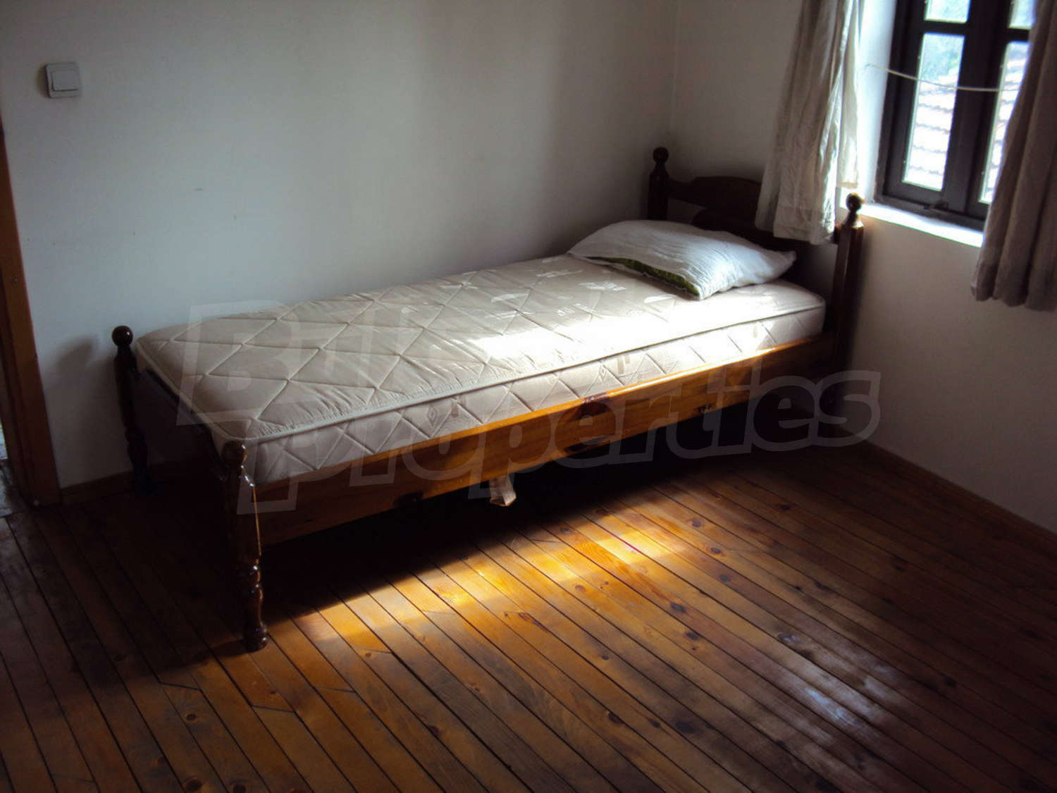 Gallery Picture 33