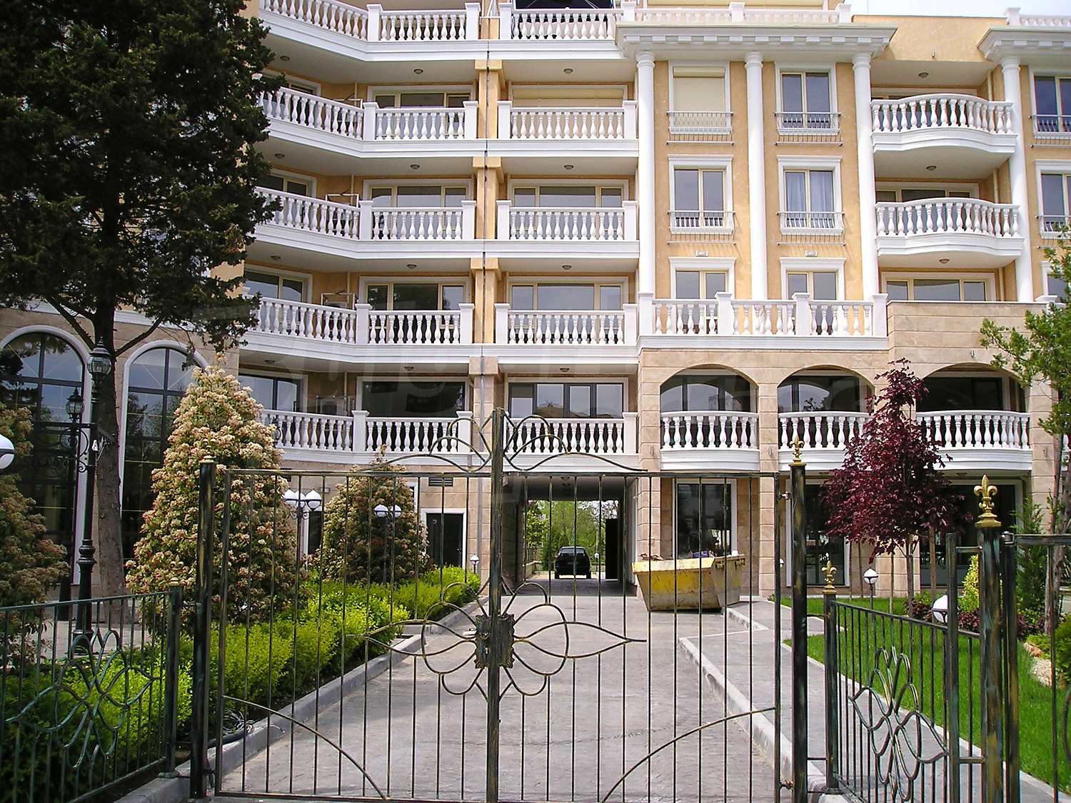 Apartment for sale in Villa Roma in Nessebar, Bulgaria. Luxury on the sea Villa Rome in Nessebar.