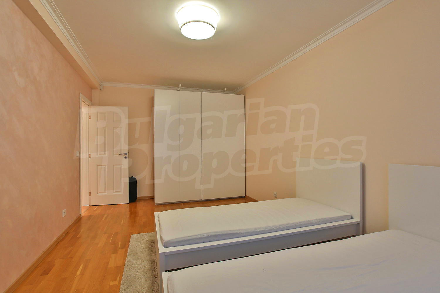Gallery Picture 10