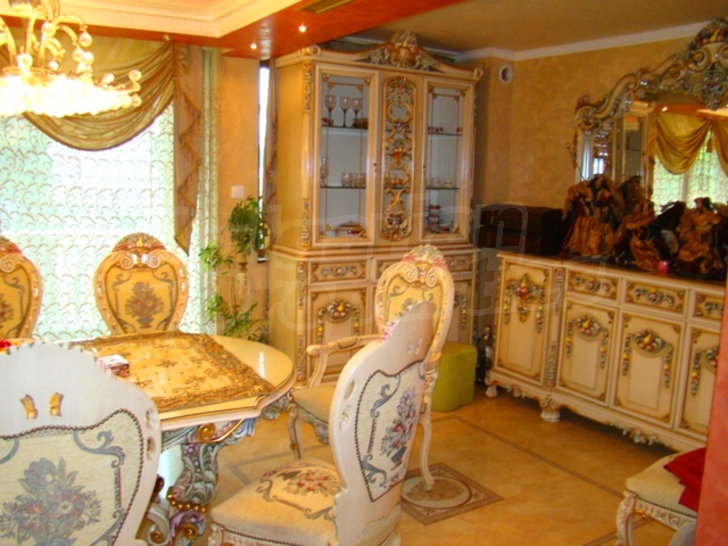 Gallery Picture 28