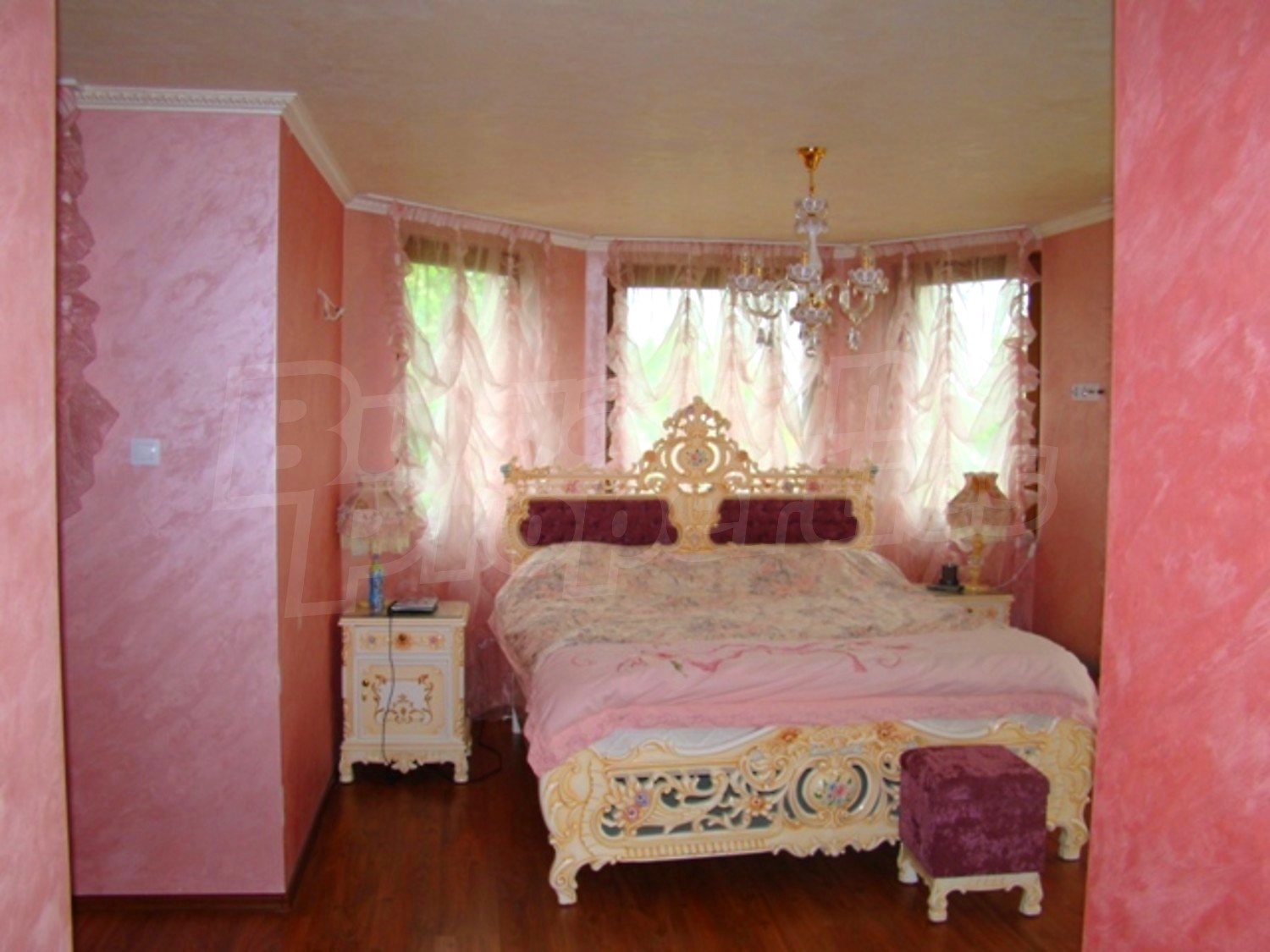 Gallery Picture 45