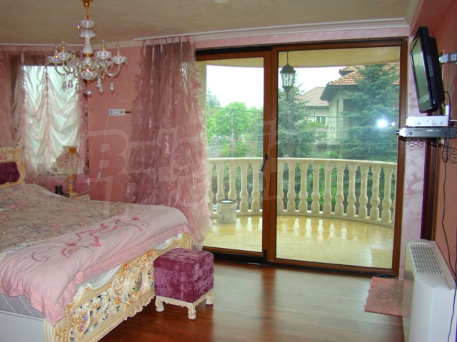 Gallery Picture 49