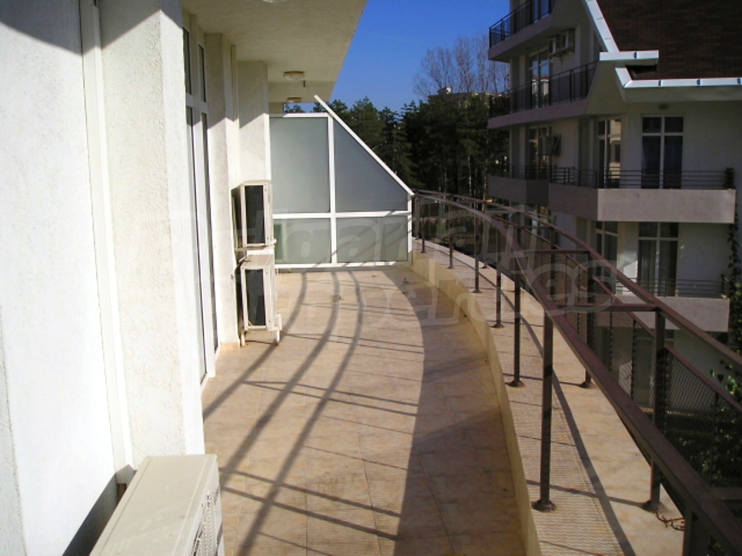Gallery Picture 27