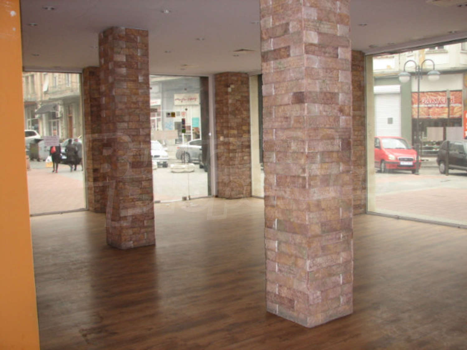 Gallery Picture 10