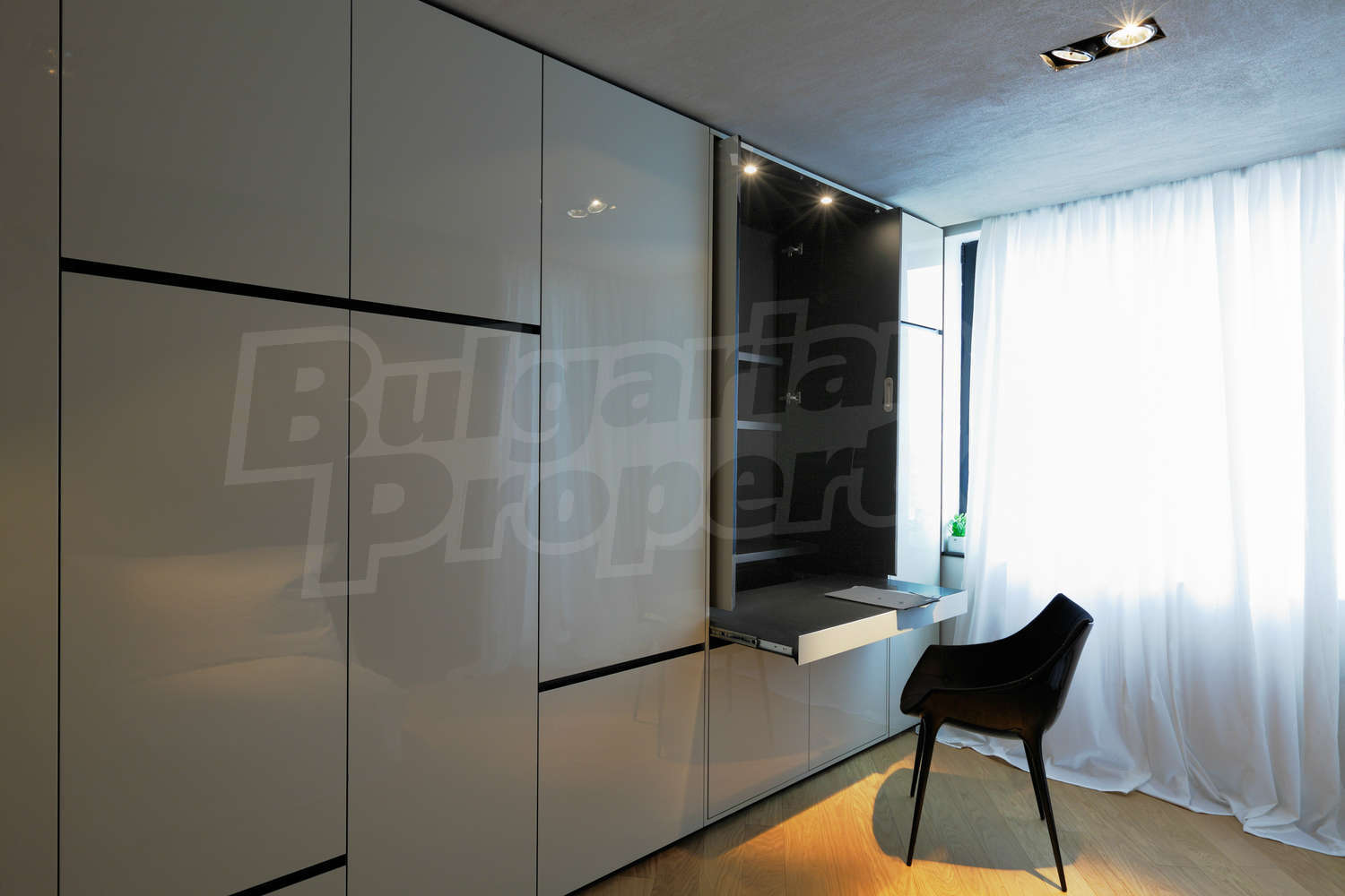 Gallery Picture 16