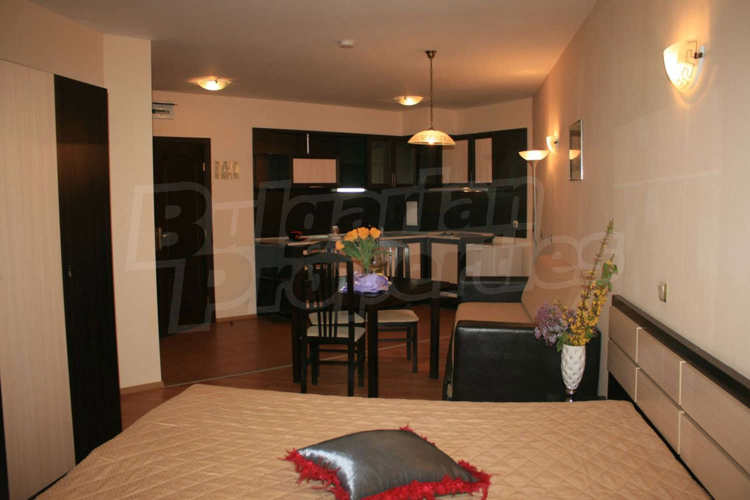 Gallery Picture 6