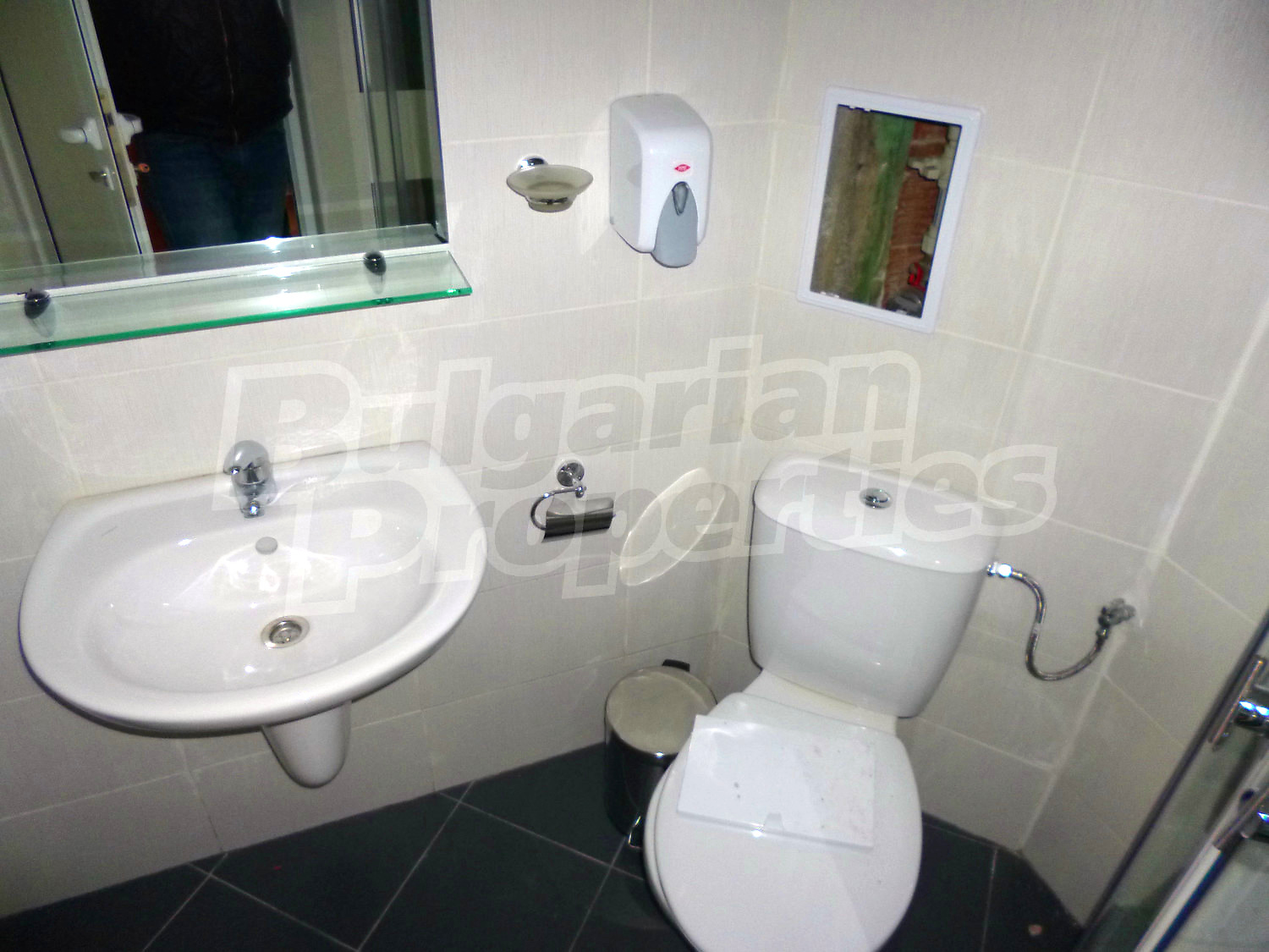 Gallery Picture 9