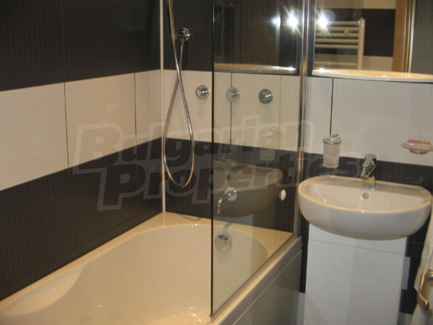 Gallery Picture 10