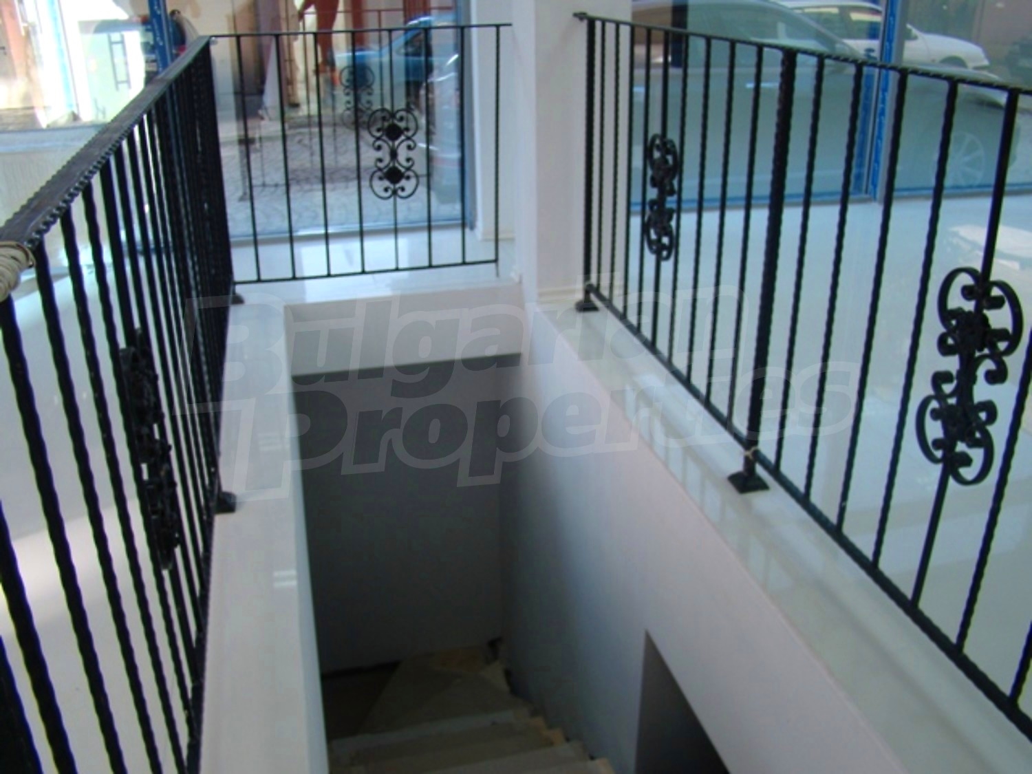 Gallery Picture 9