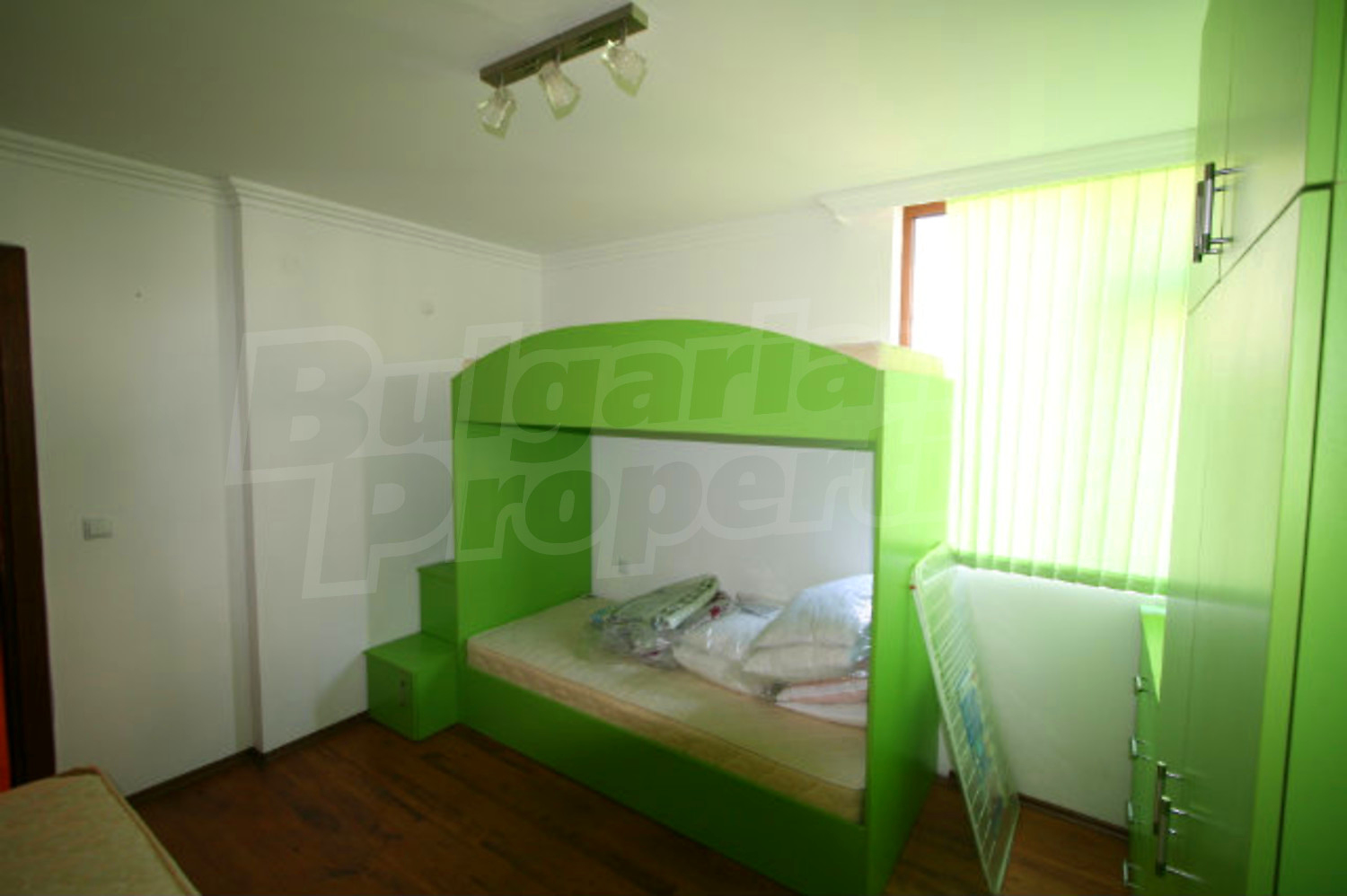 Gallery Picture 14