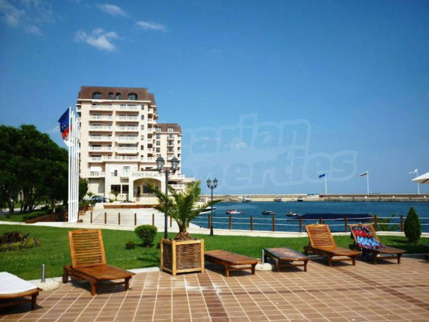 Apartment for rent in Port Palace in St. St. Constantine and Elena
