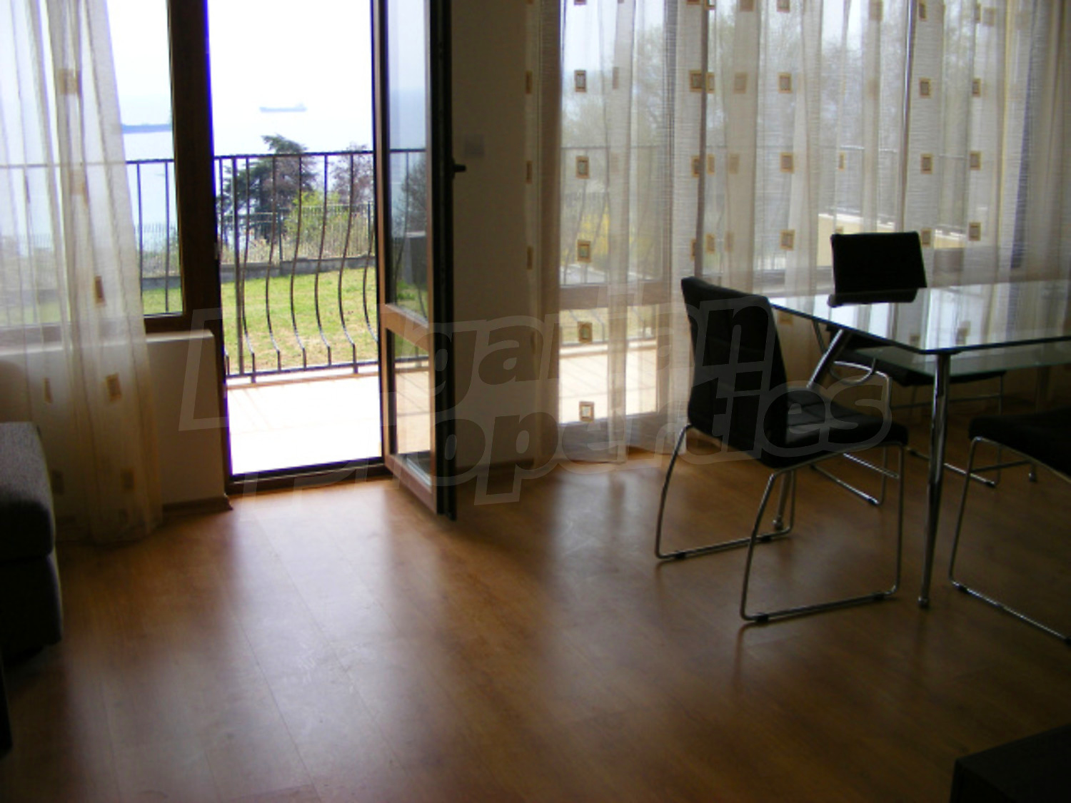 Gallery Picture 8