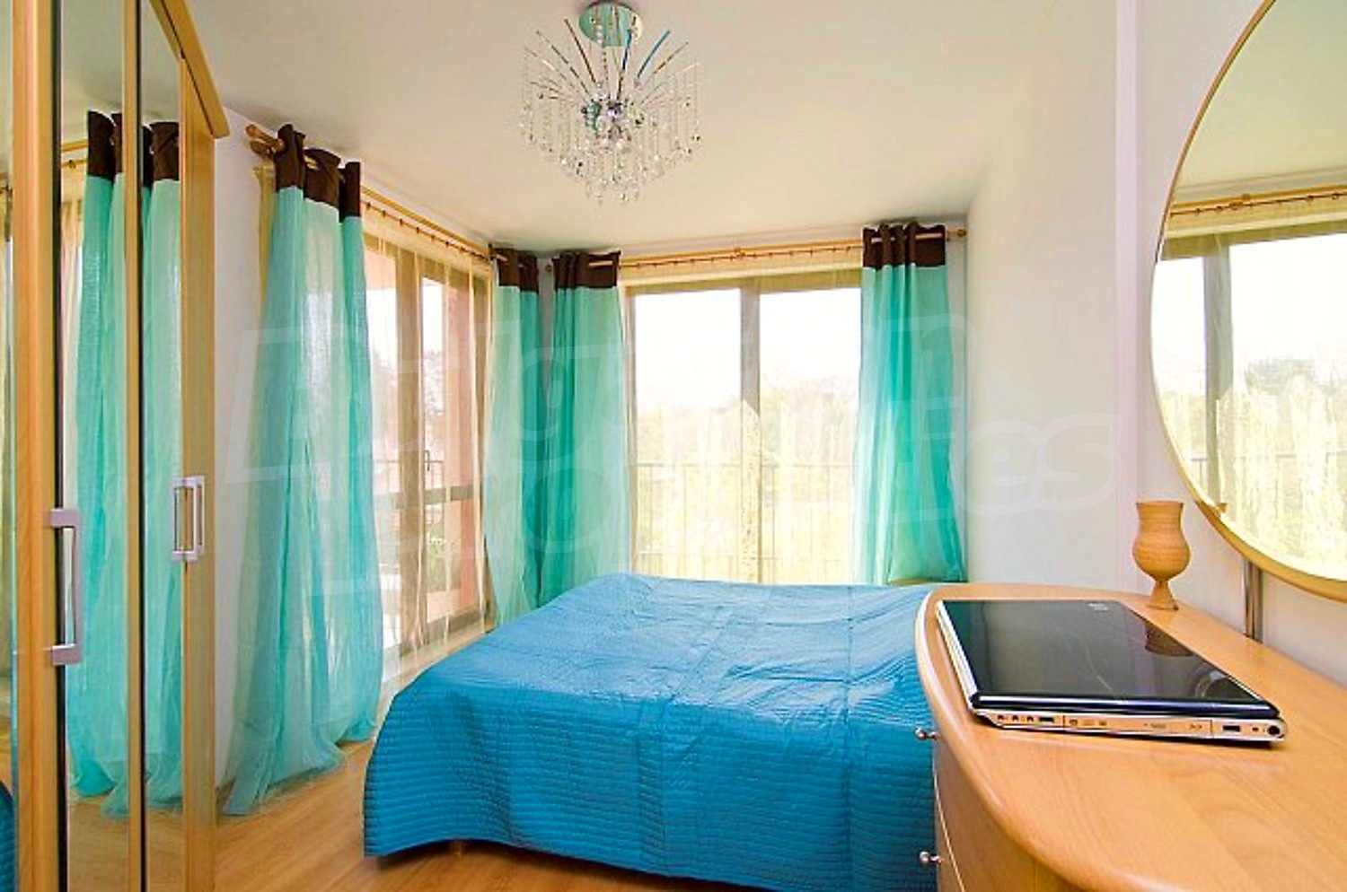 Gallery Picture 9