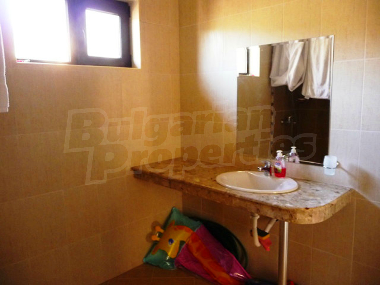 Gallery Picture 30