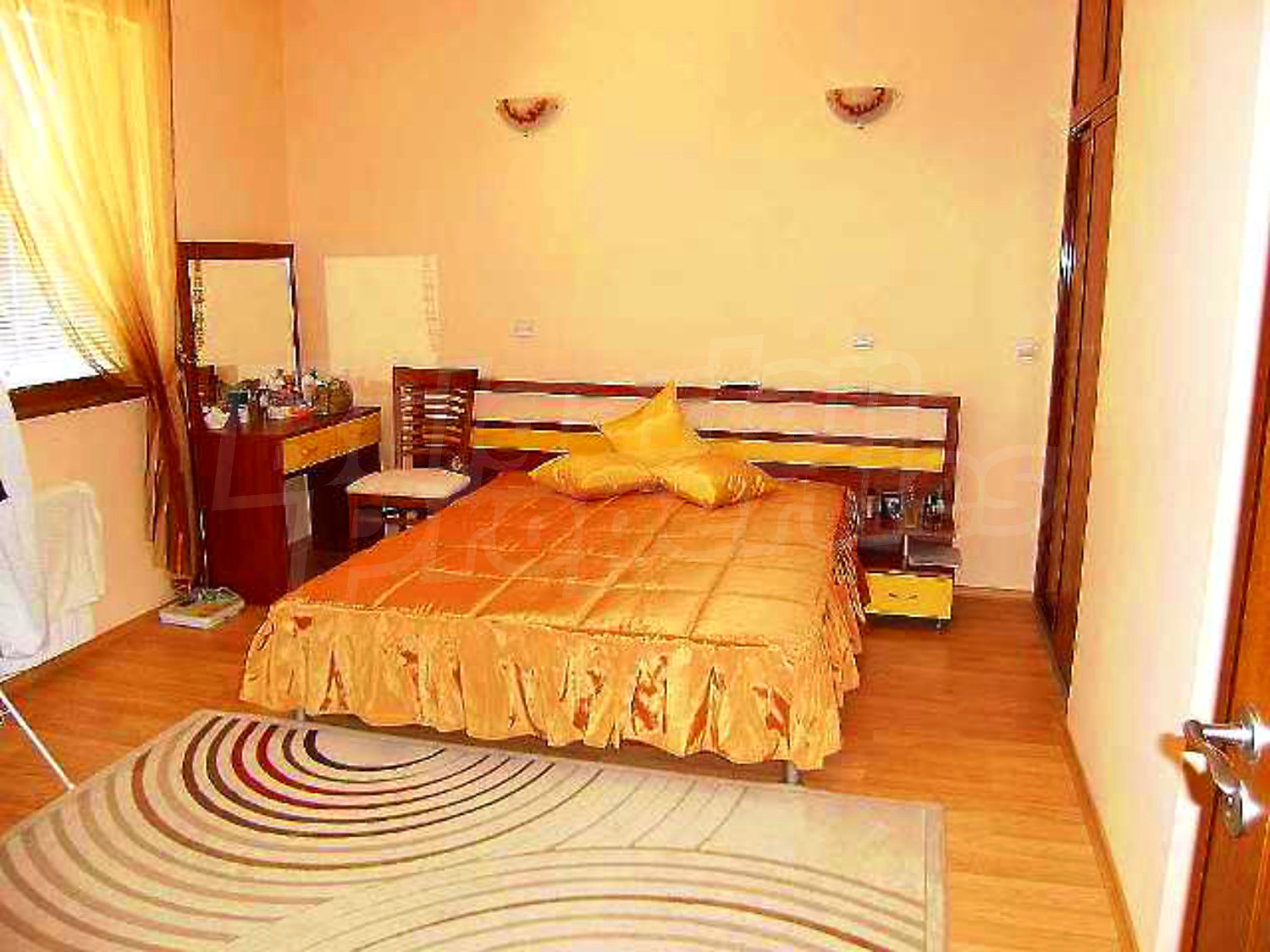 Gallery Picture 16