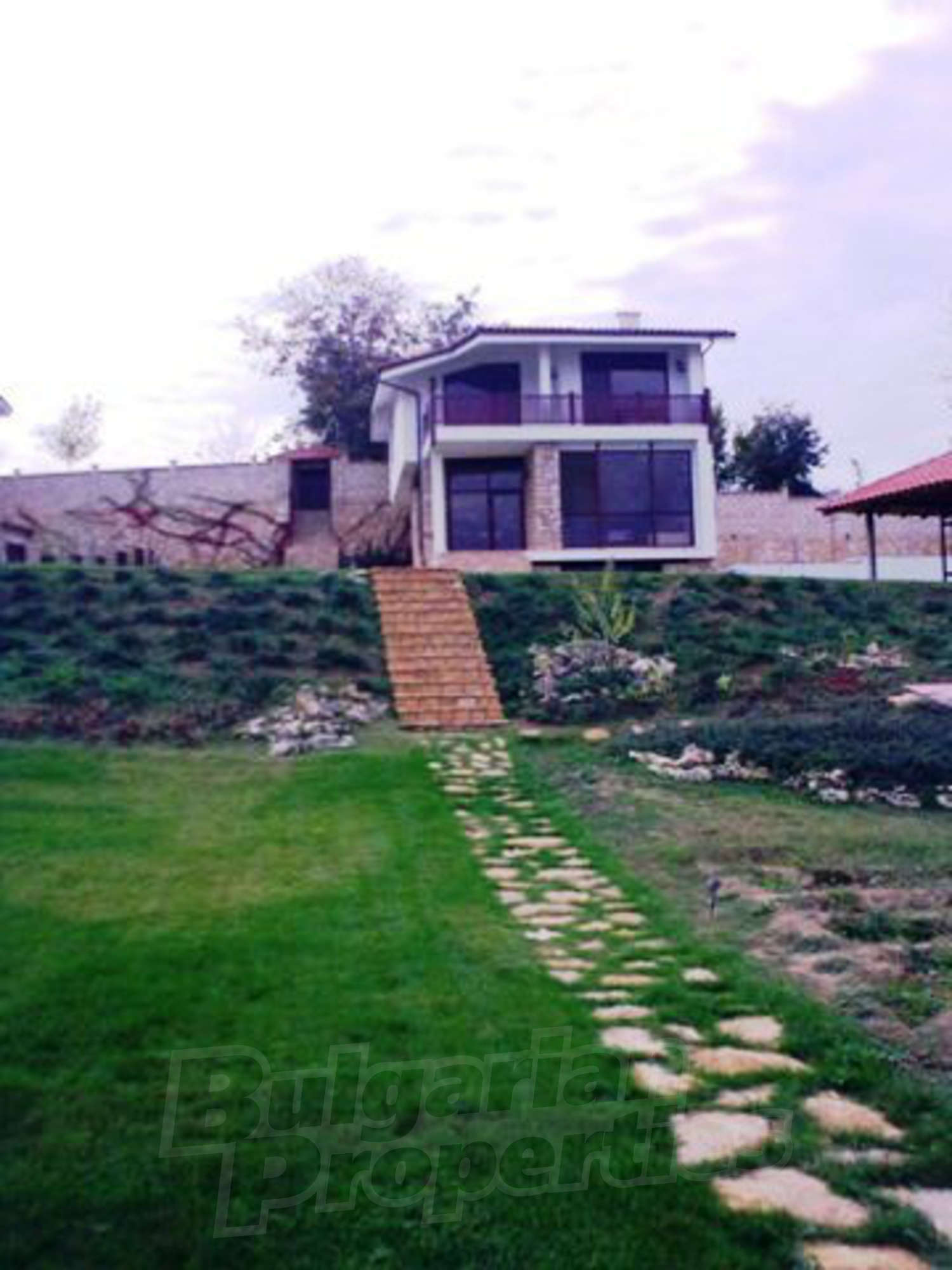 Gallery Picture 12