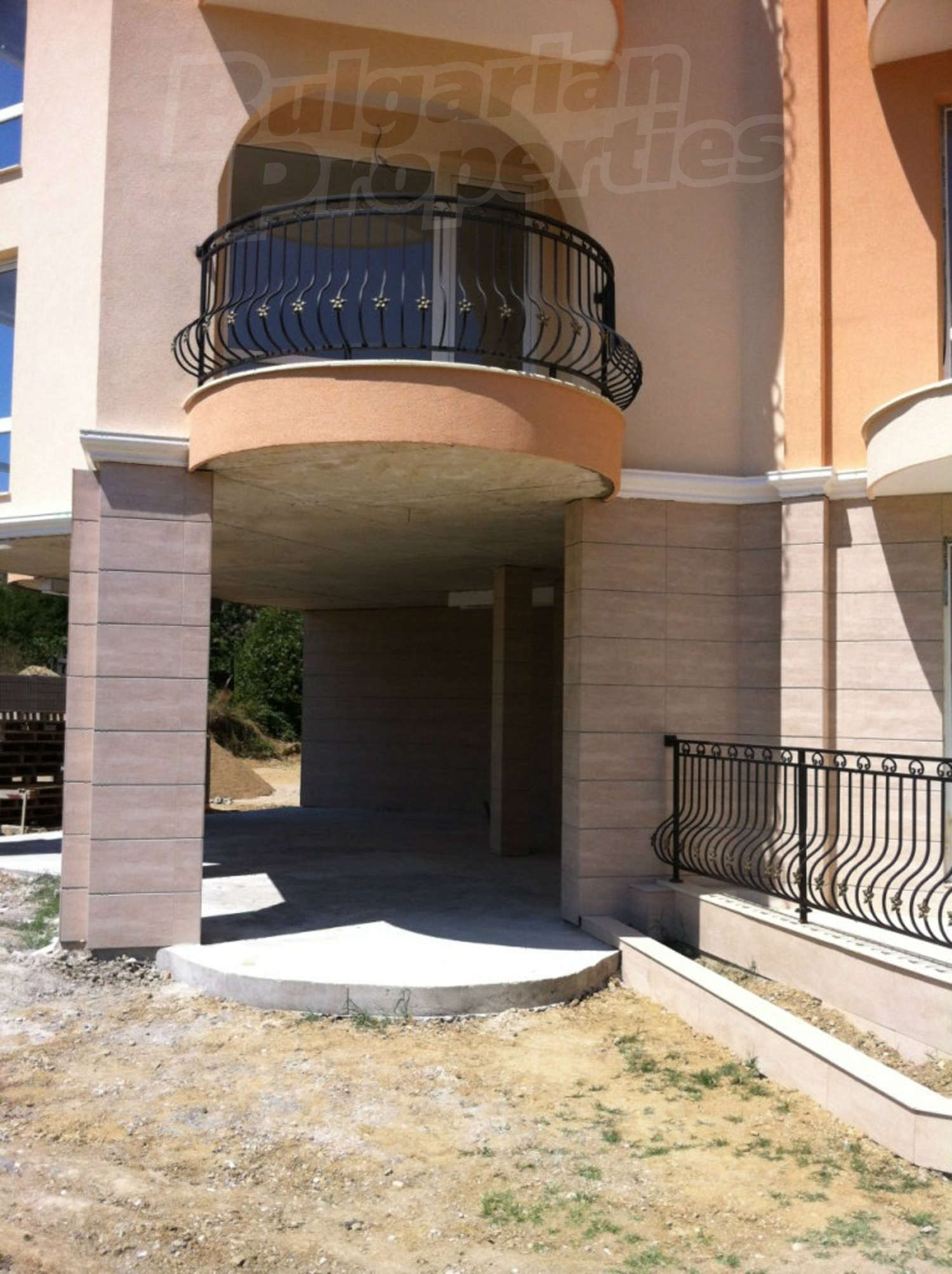 Gallery Picture 14