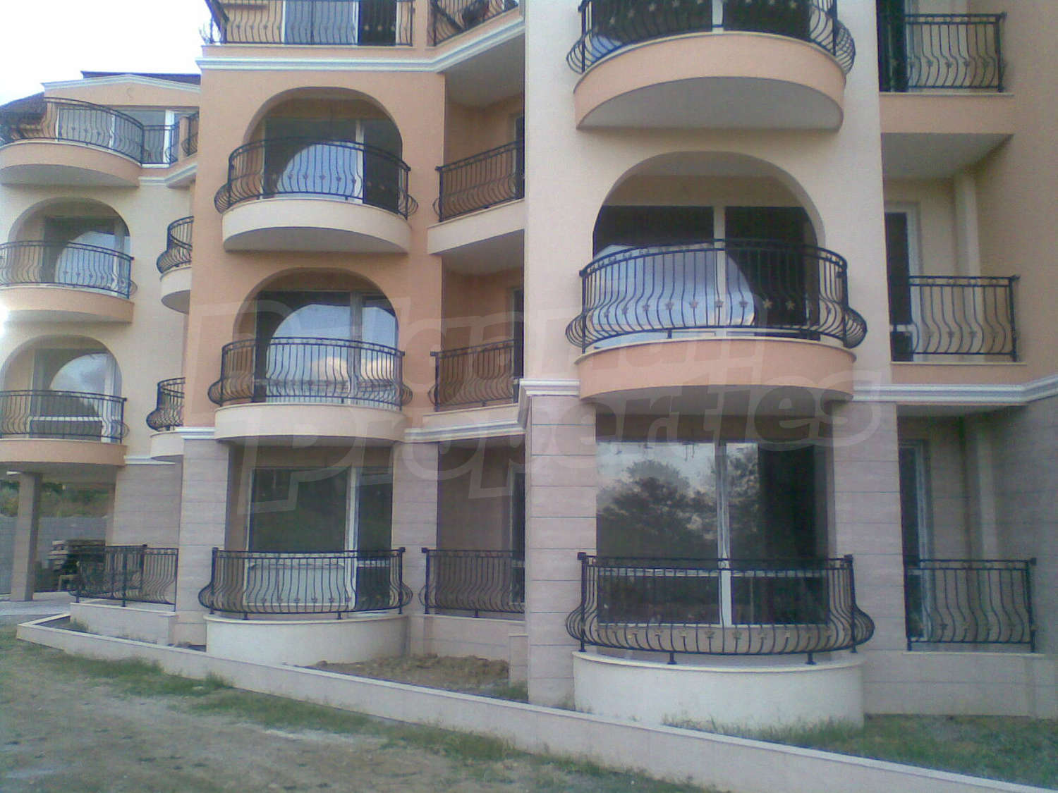 Gallery Picture 6