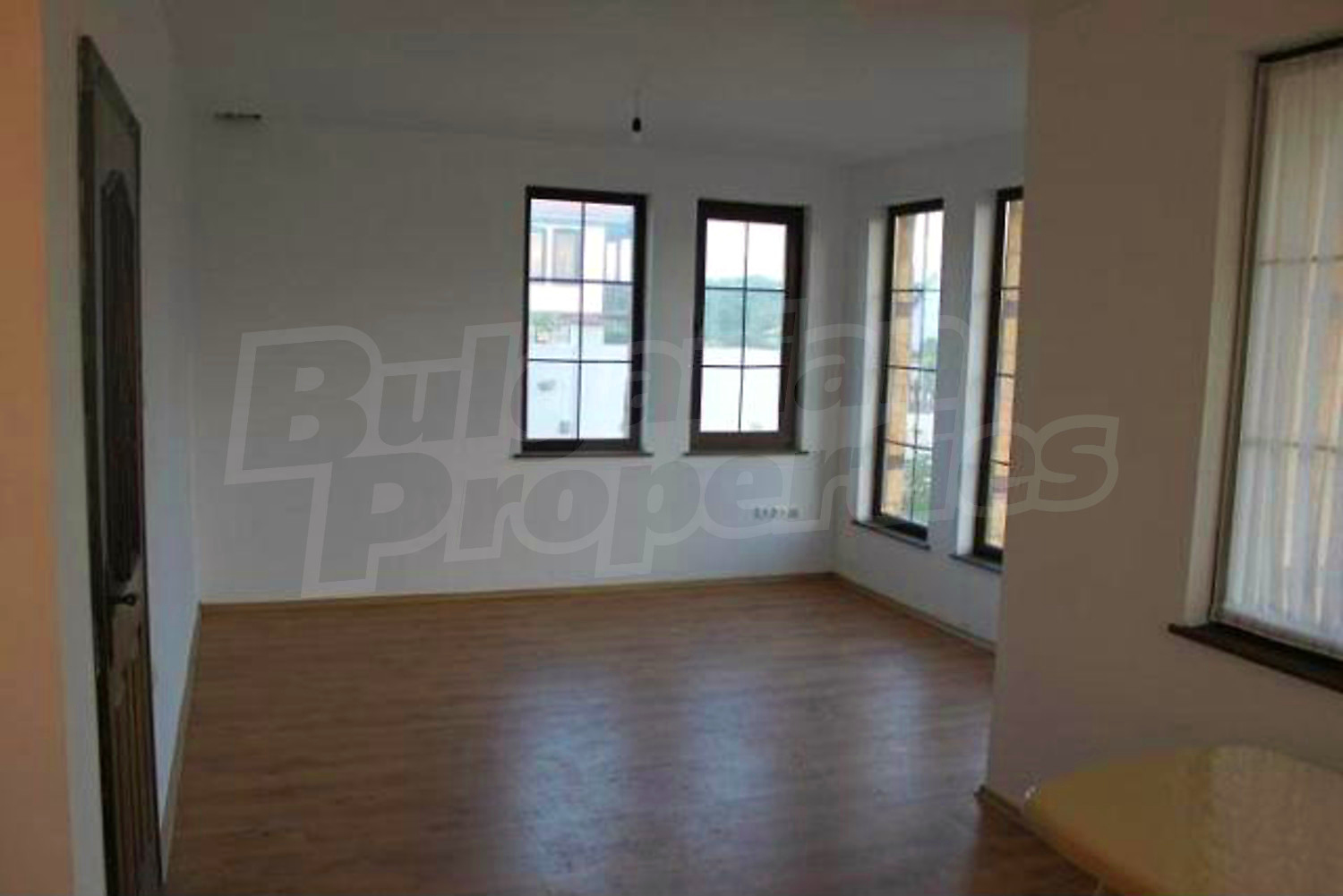 Gallery Picture 35