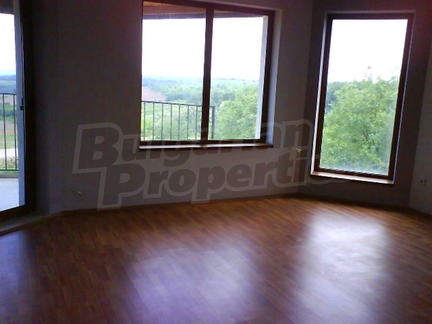 Gallery Picture 4