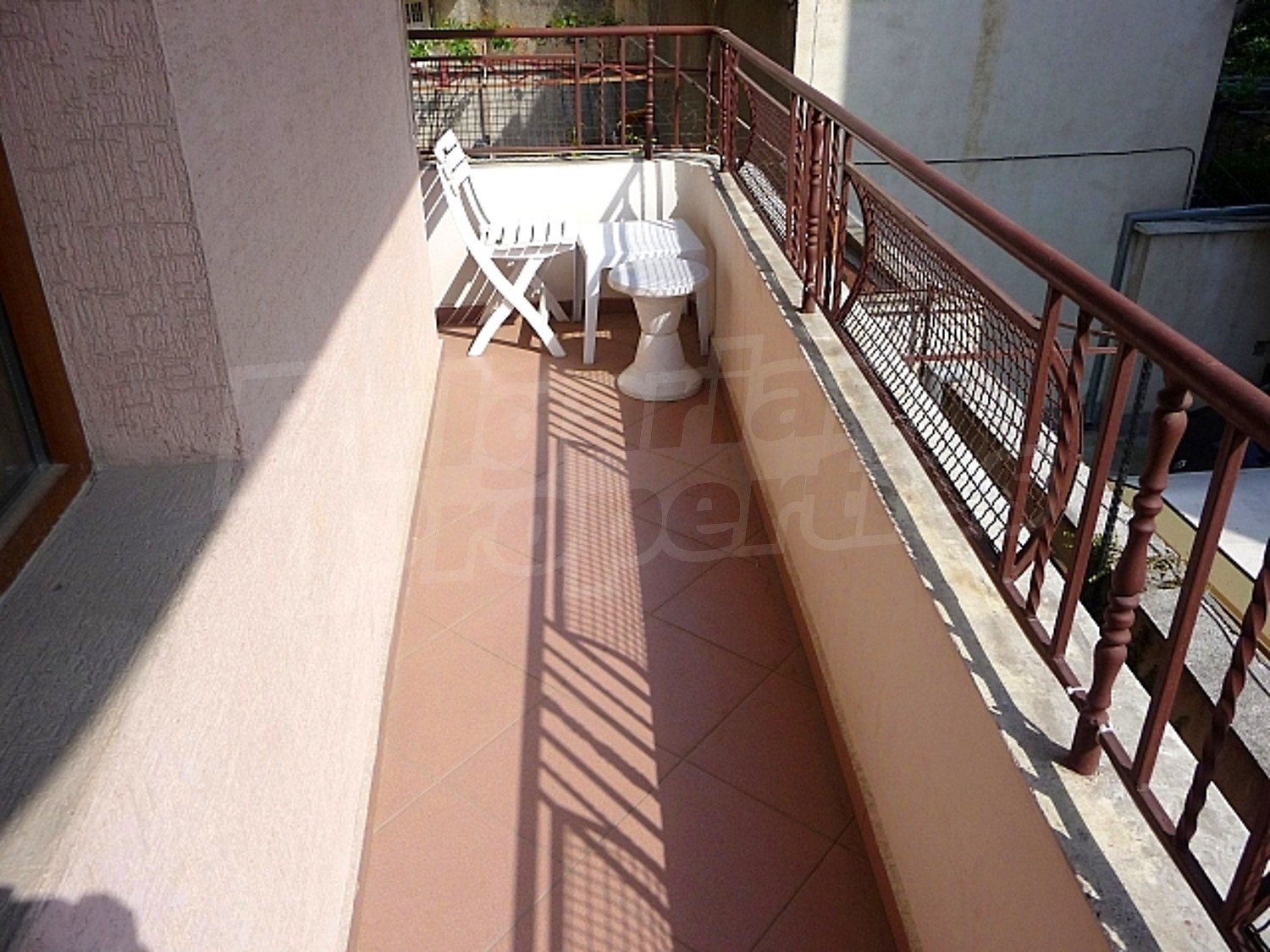 Gallery Picture 9
