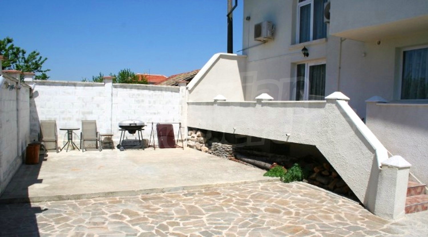 Gallery Picture 10