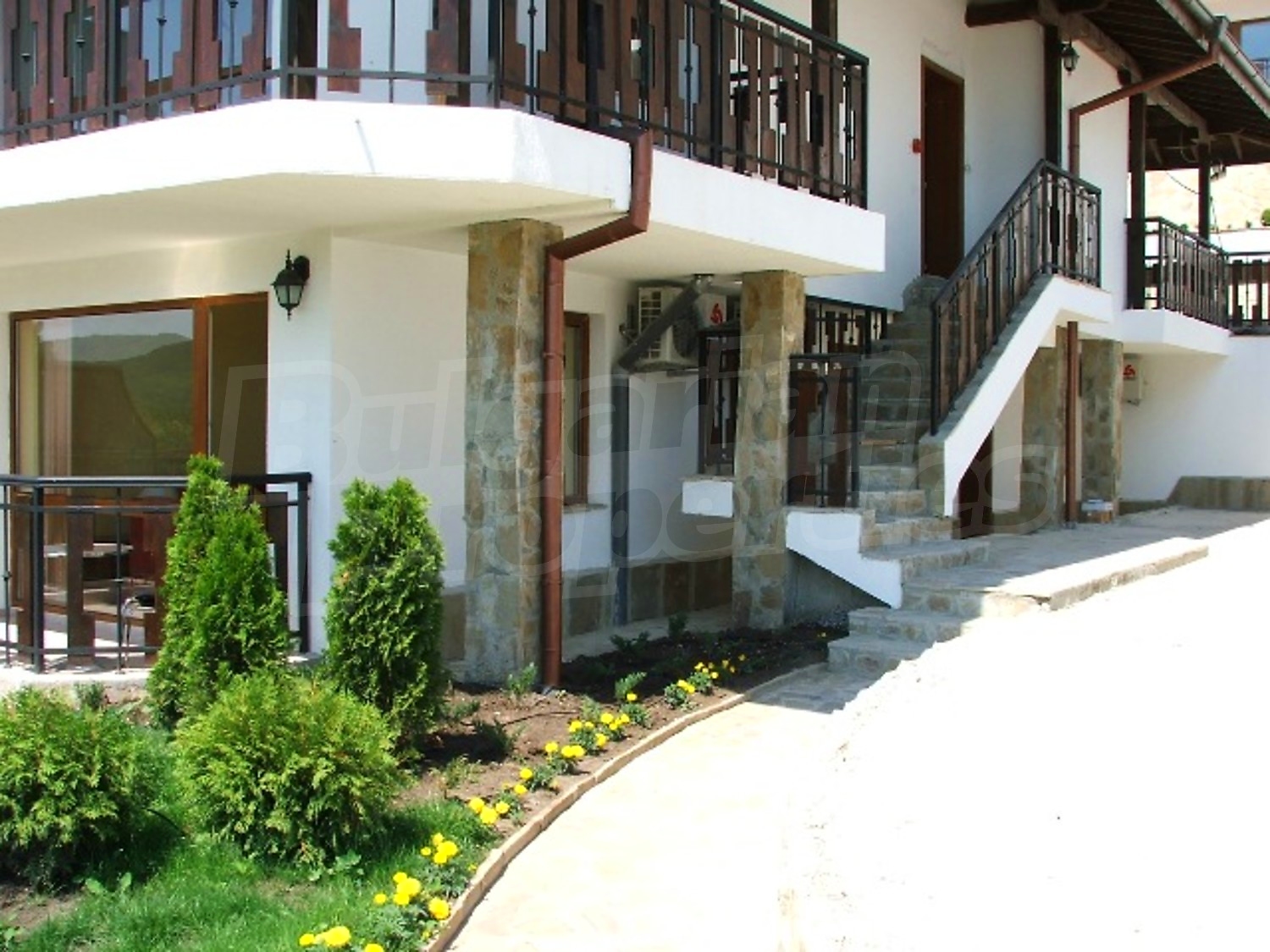 Gallery Picture 10