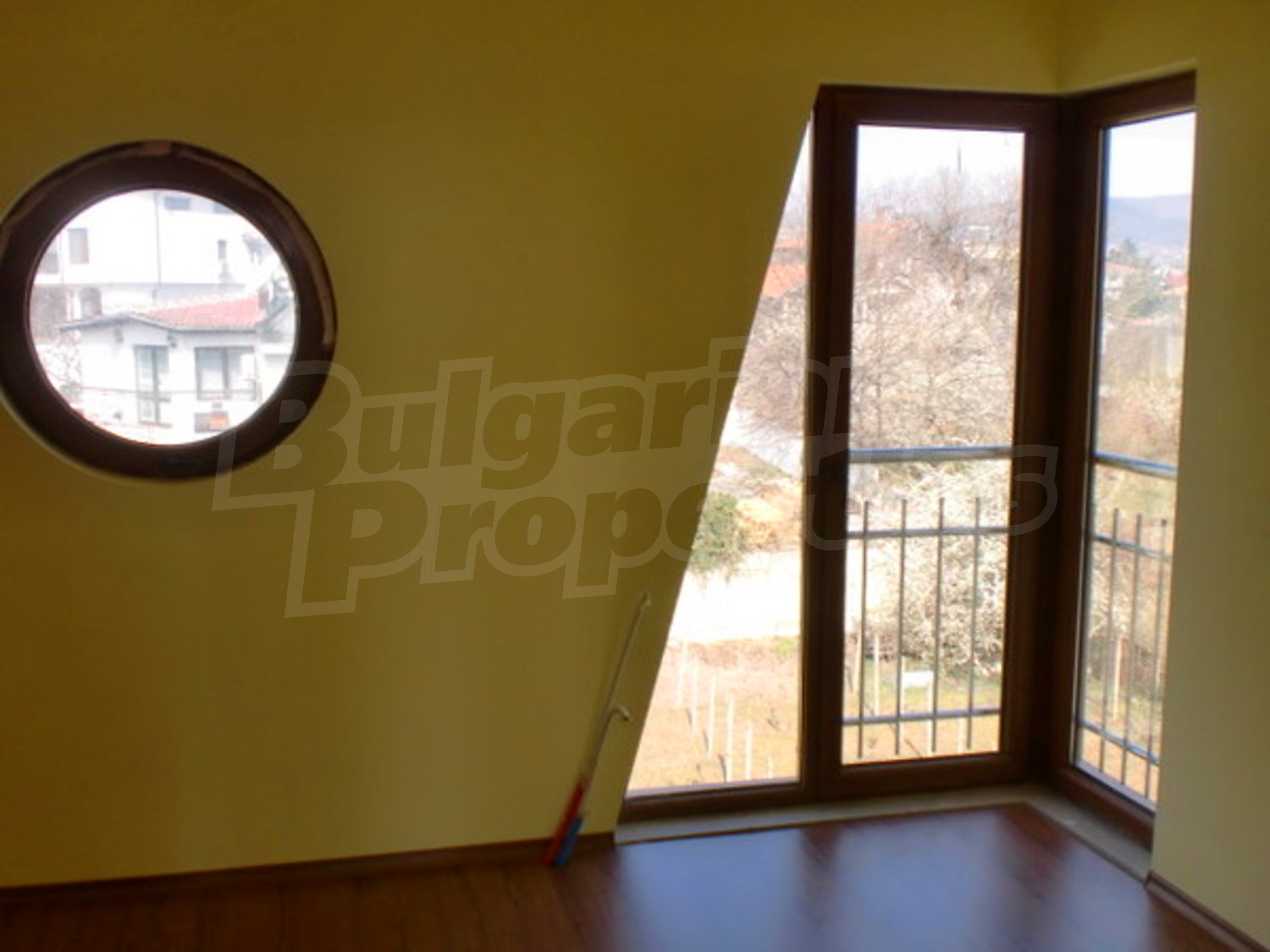Gallery Picture 14