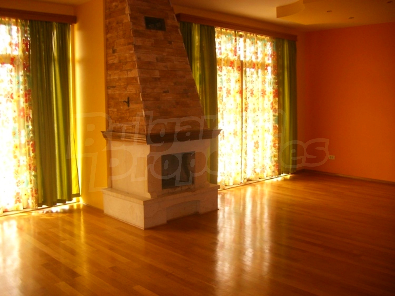 Gallery Picture 15