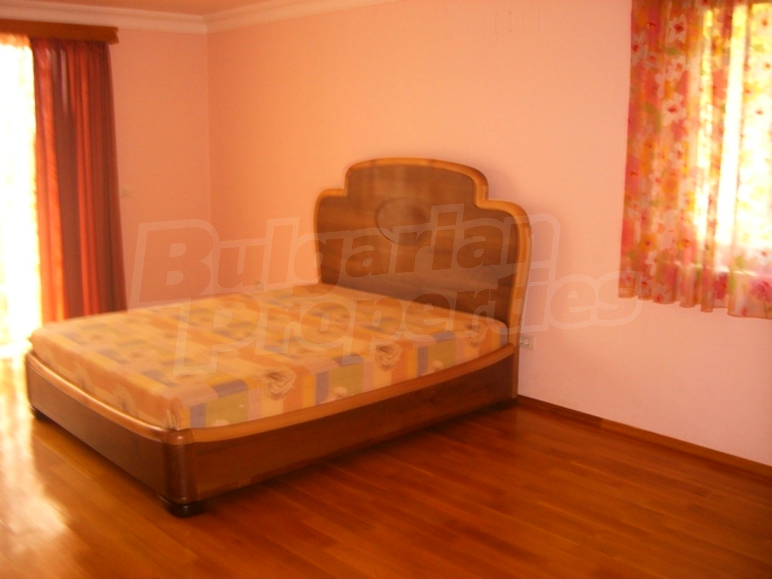 Gallery Picture 33
