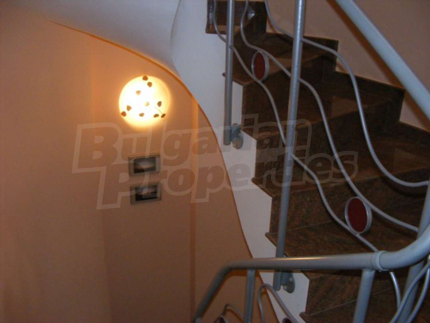 Gallery Picture 9