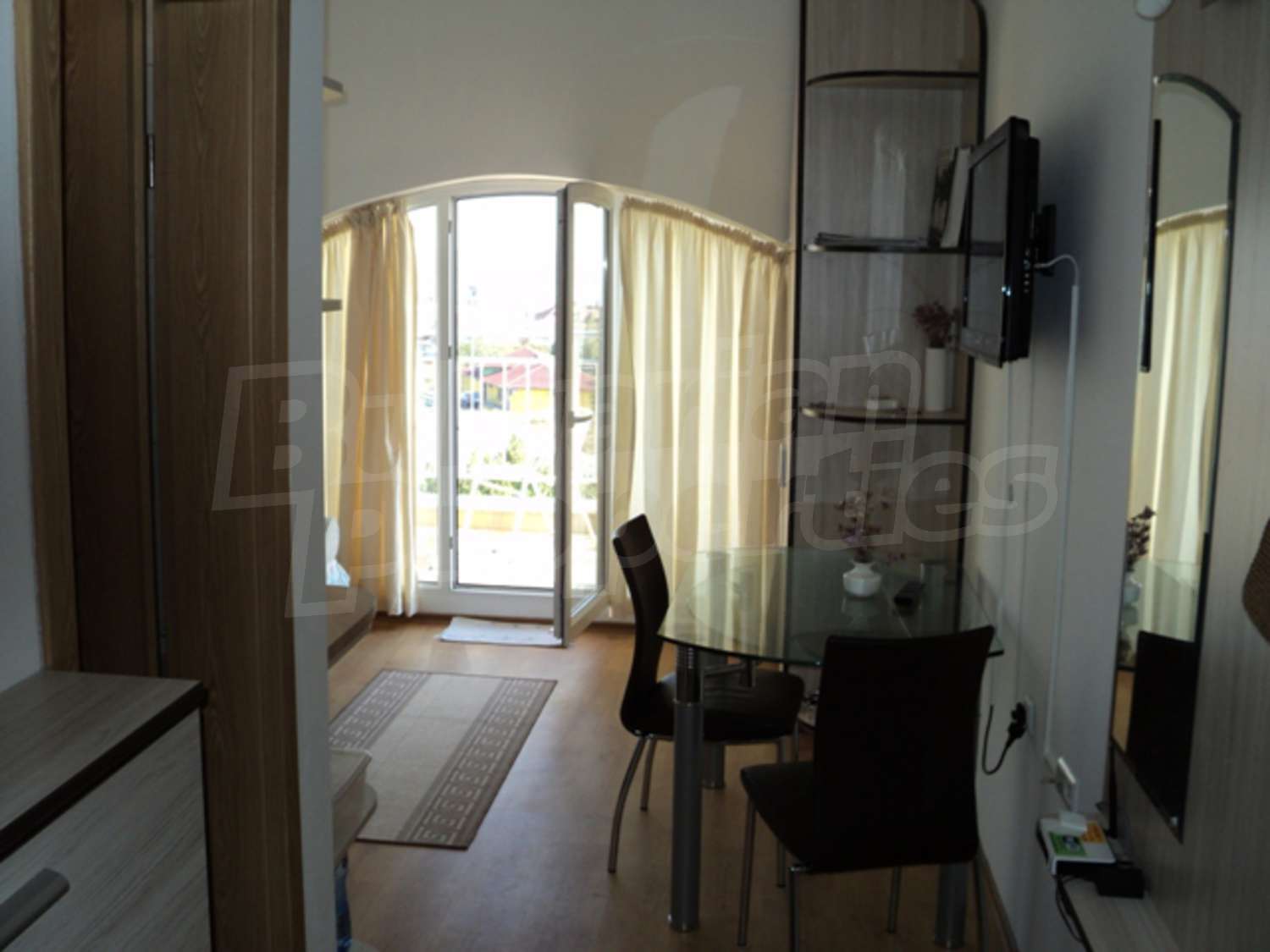 Gallery Picture 10