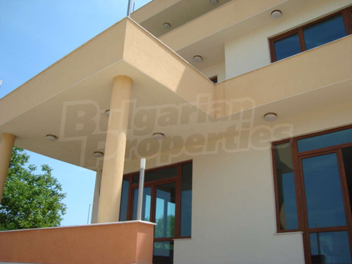 Gallery Picture 9