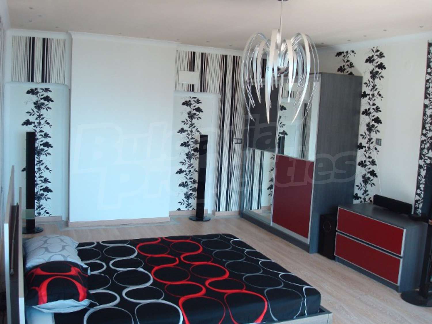 Gallery Picture 13