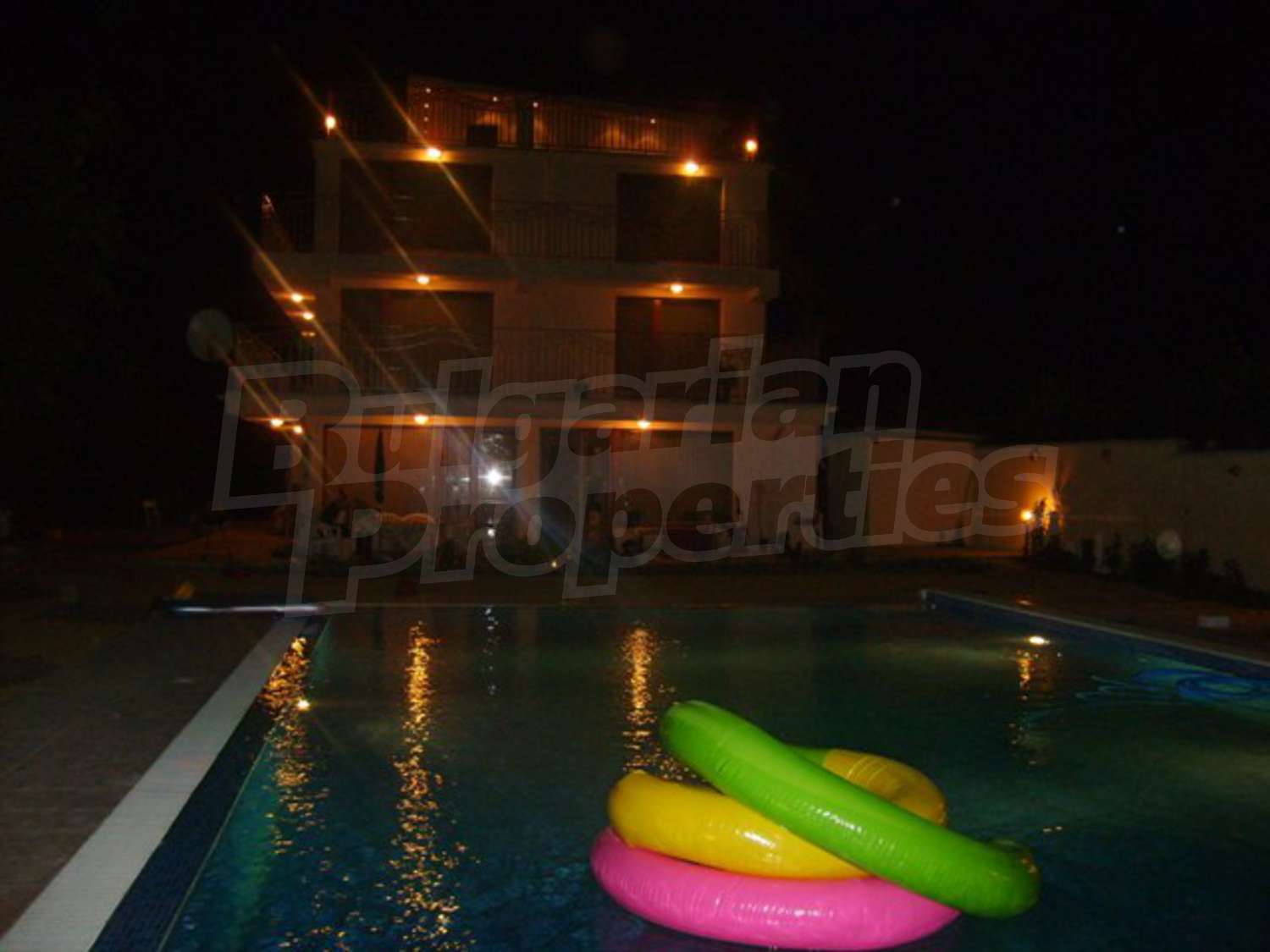 Gallery Picture 16