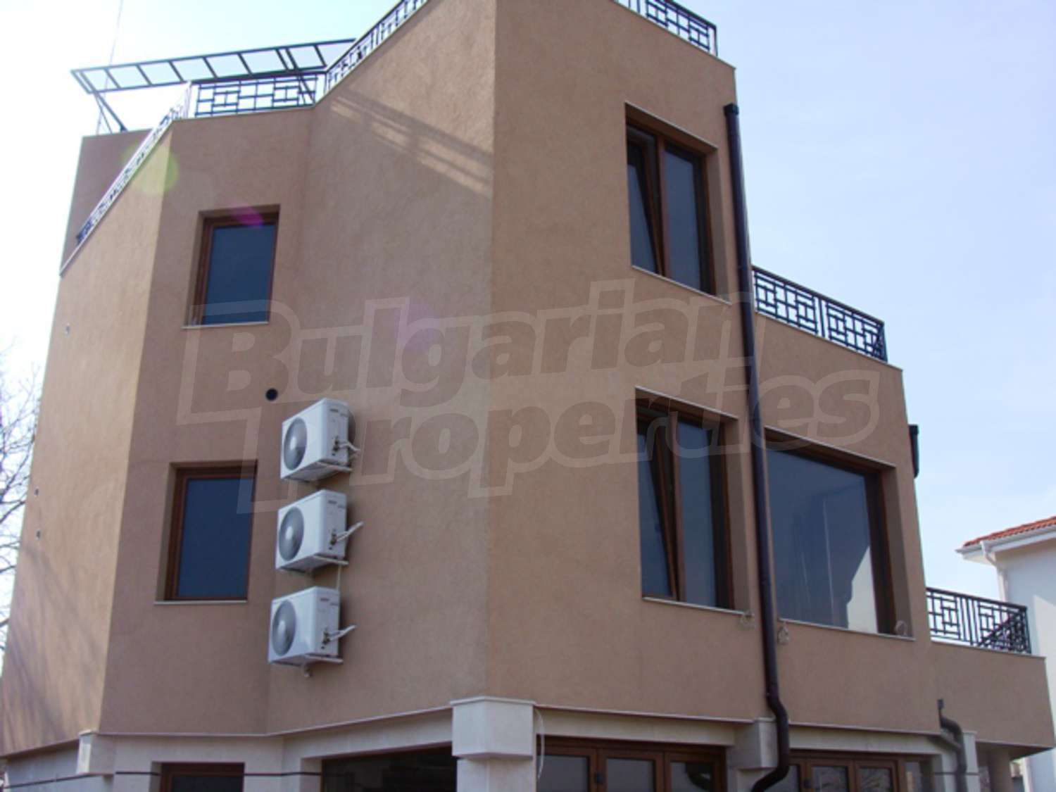 Gallery Picture 6