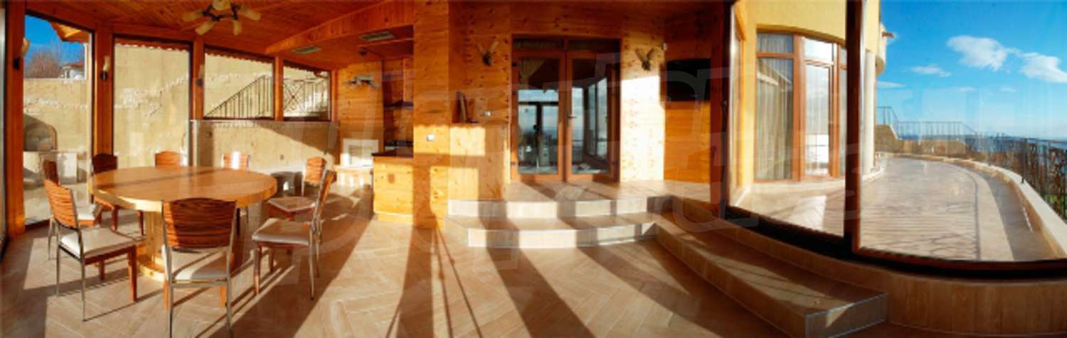 Gallery Picture 17