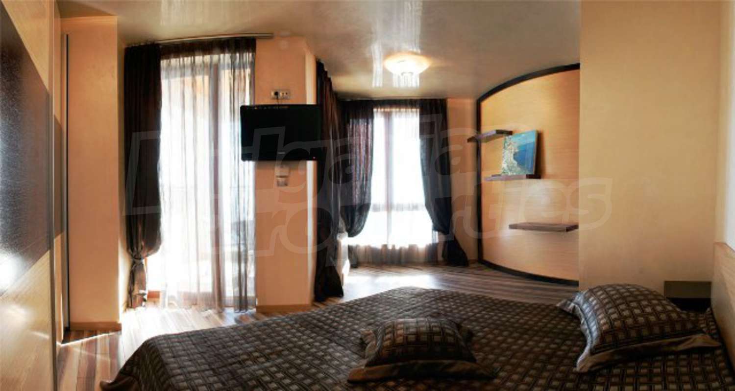 Gallery Picture 18
