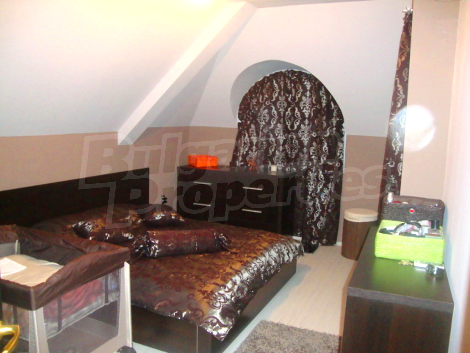 Gallery Picture 9