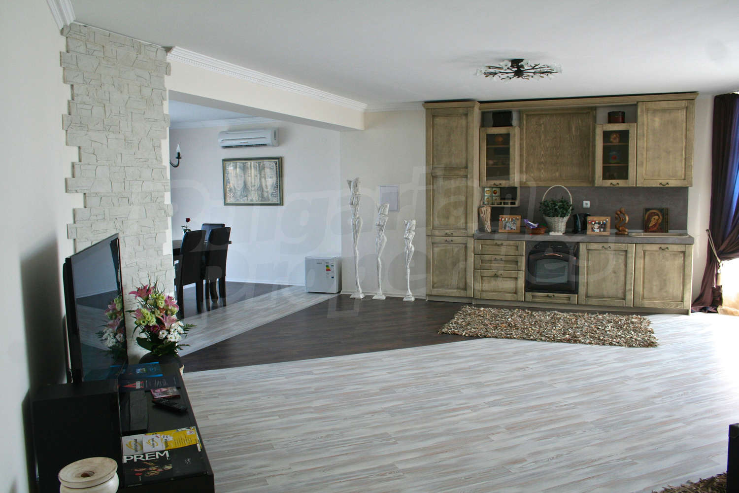 Gallery Picture 14