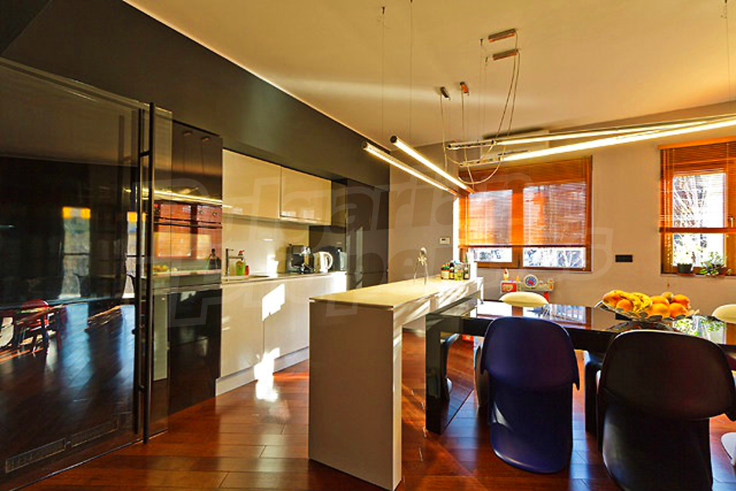 Gallery Picture 10