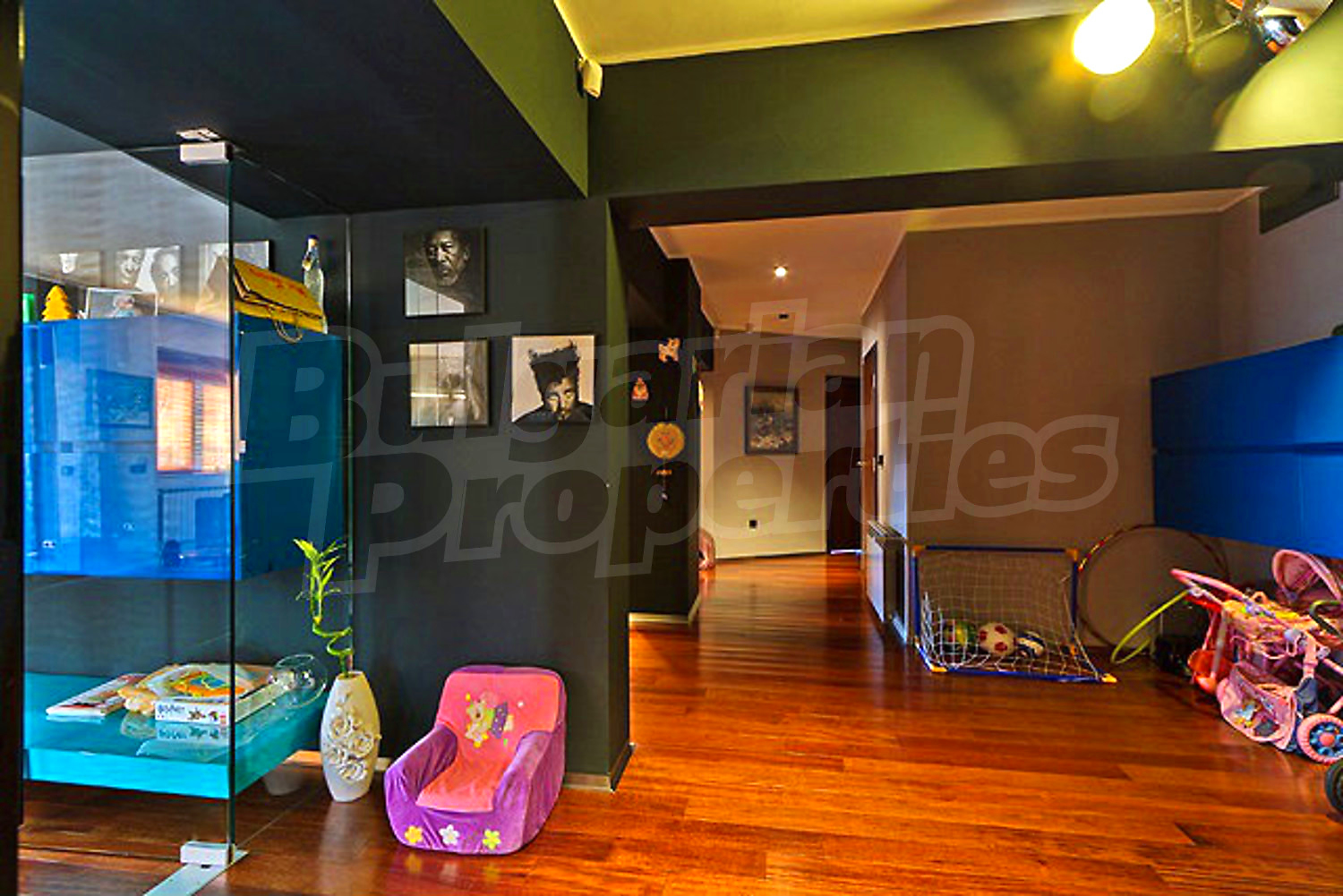 Gallery Picture 15