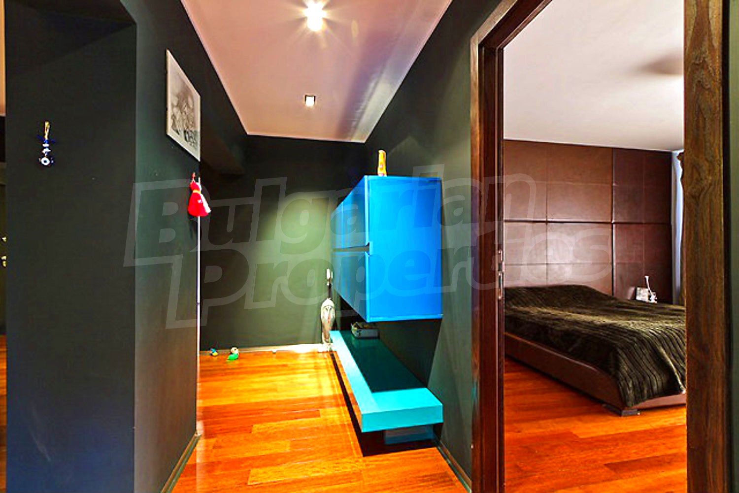 Gallery Picture 17
