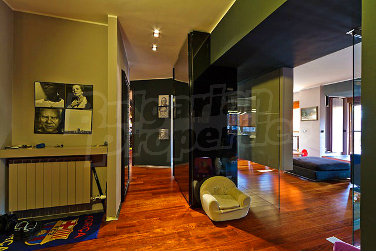 Gallery Picture 40