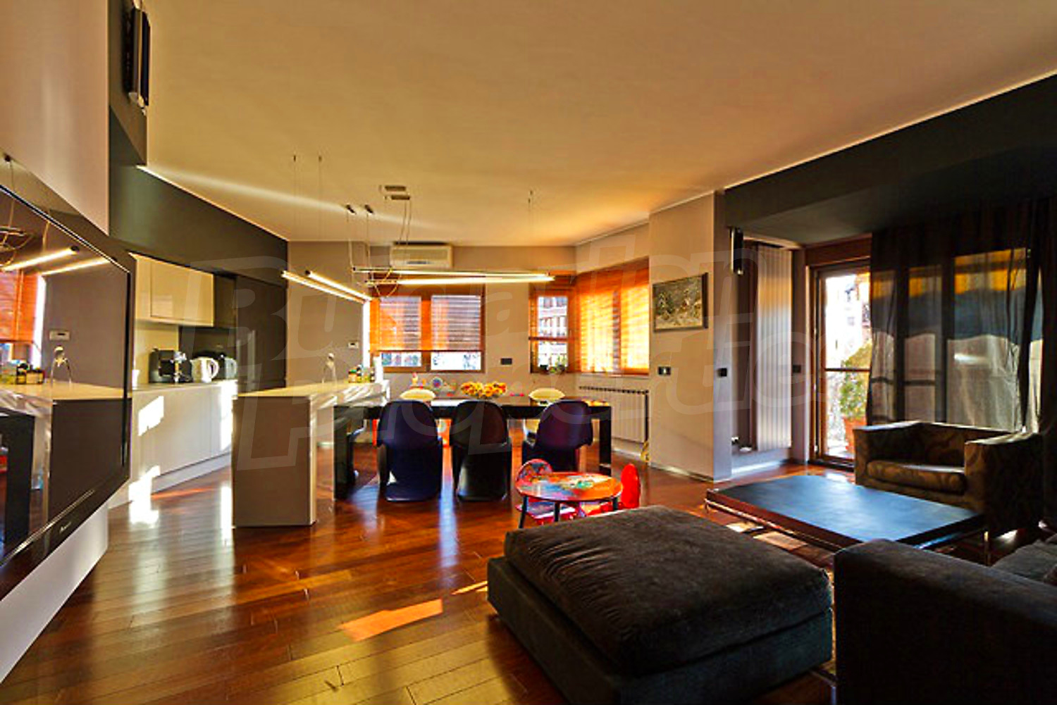 Gallery Picture 9