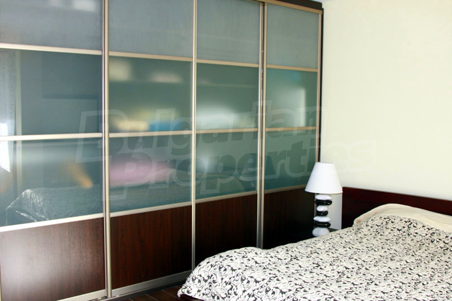 Gallery Picture 8