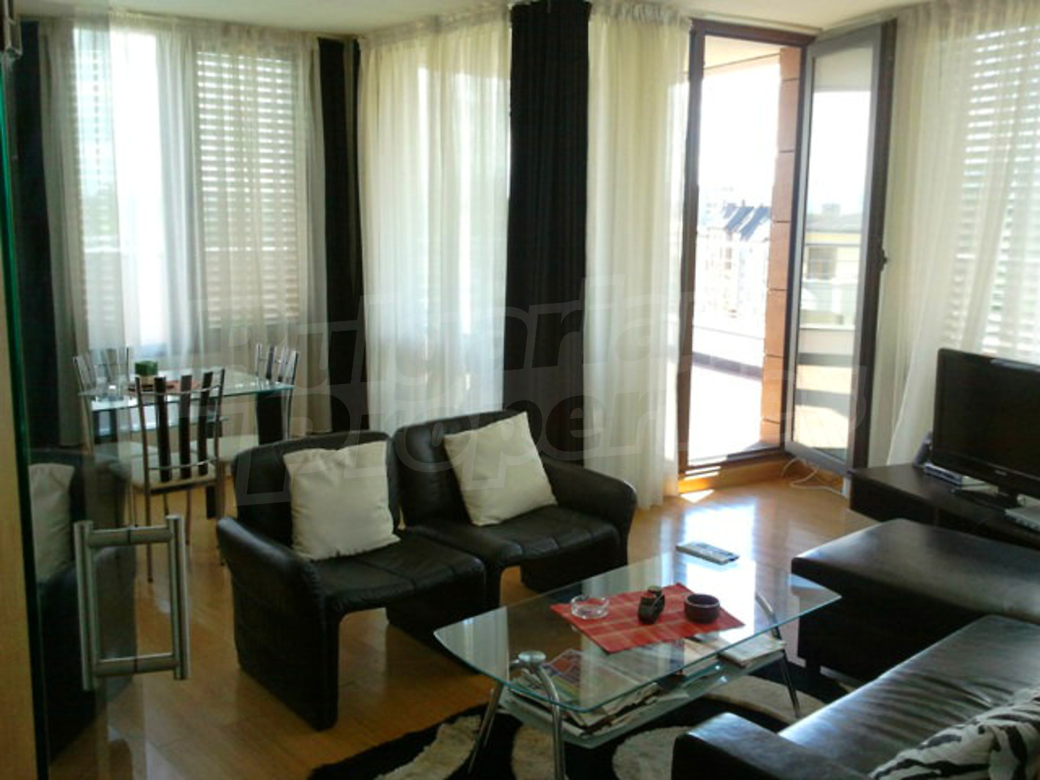 Gallery Picture 9