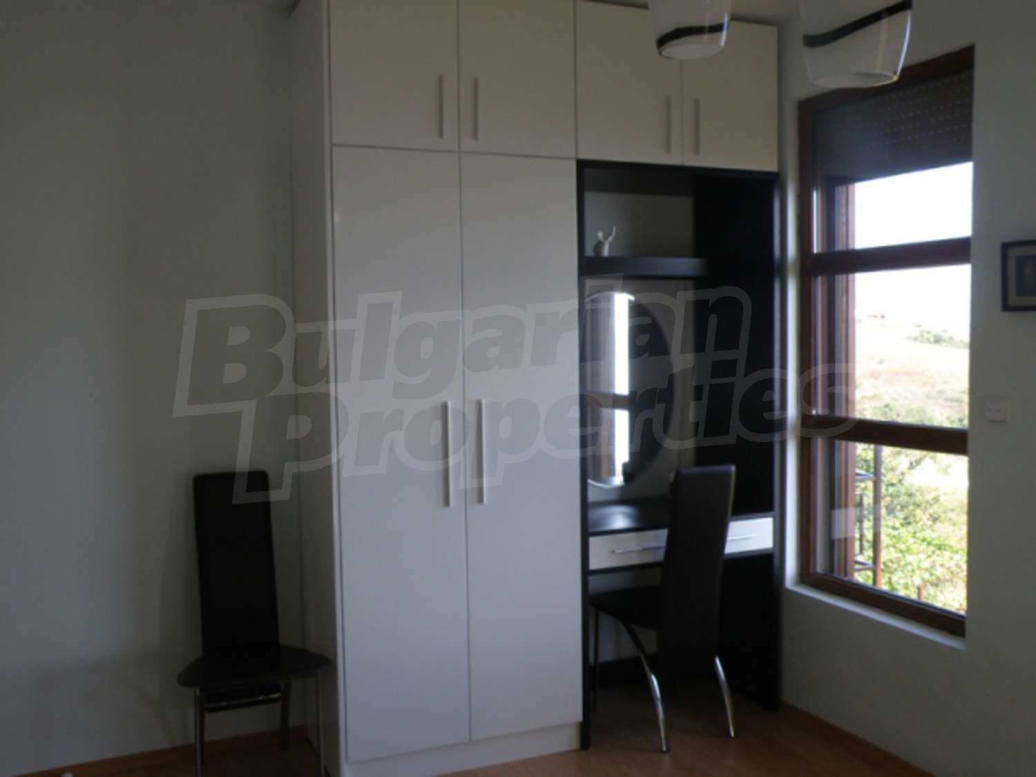 Gallery Picture 10