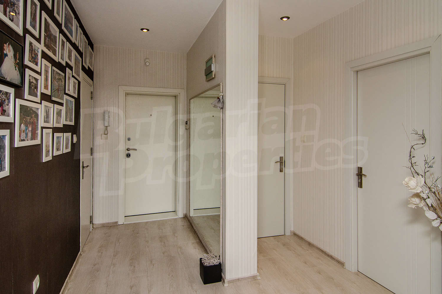 Gallery Picture 6
