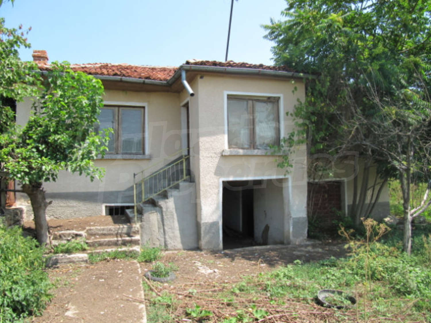 House for sale near Plovdiv, Brezovo, Bulgaria. Family house in an idyllic village. Nice house